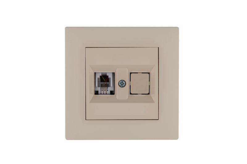 Розетка компьютерная CAT 5+гнездо Karea RIZZ крем Makel 88010035